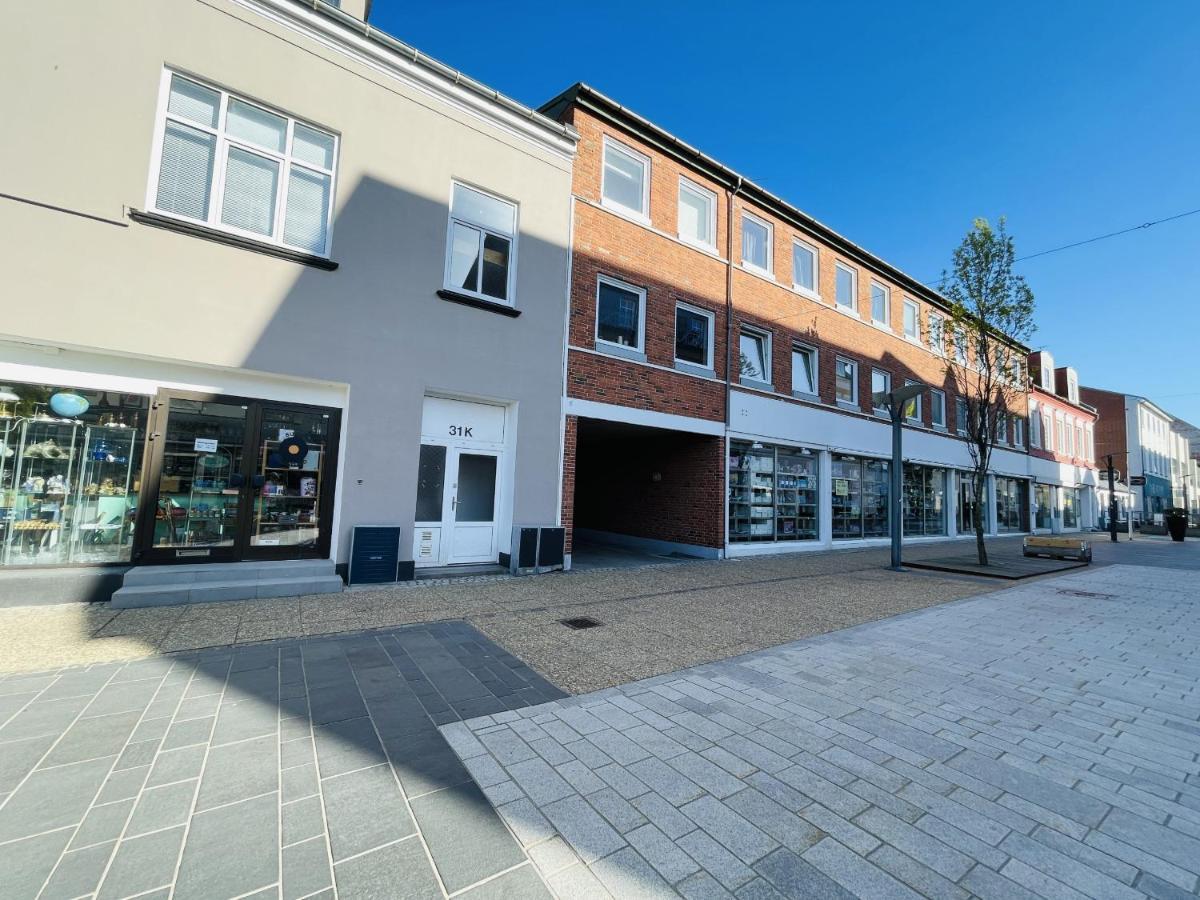 Aday - Charming Apartment In The Pedestrian Street Of Frederikshavn Exterior foto